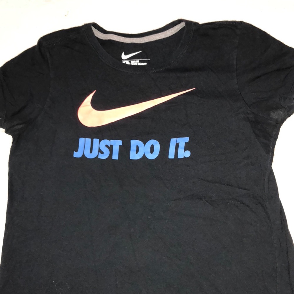 nike t shirt